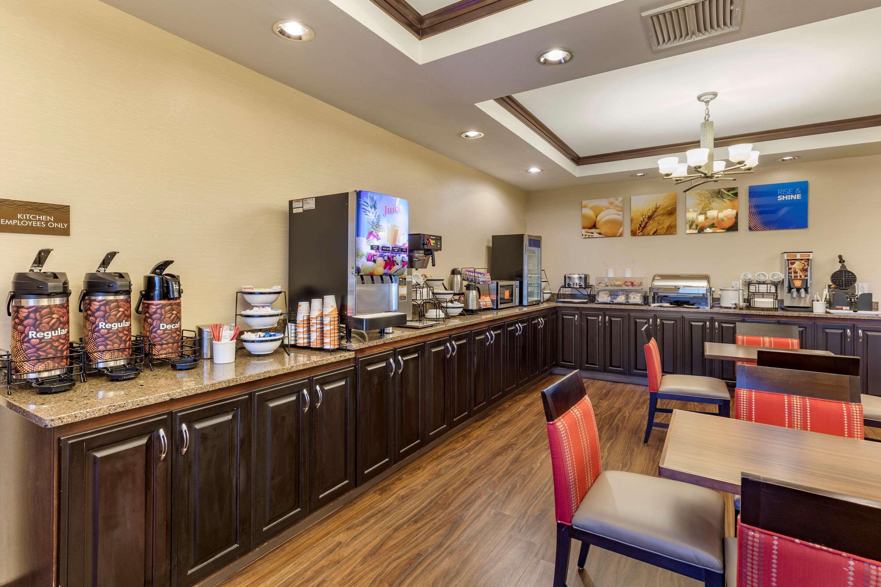 Comfort Inn & Suites Russellville I-40 Экстерьер фото